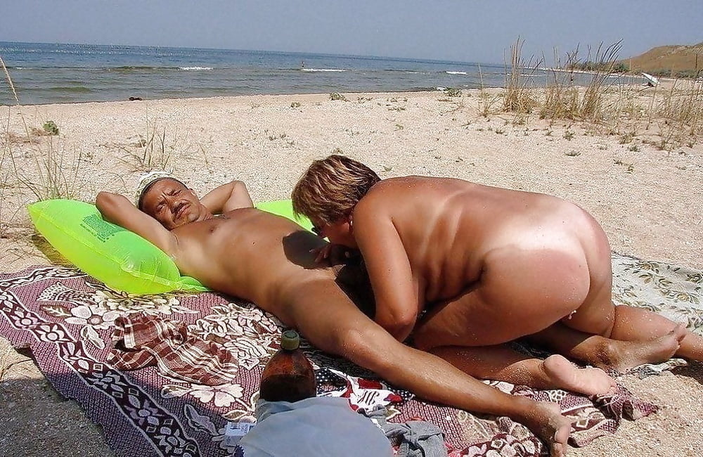 Порно Зрелых На Диком Пляже