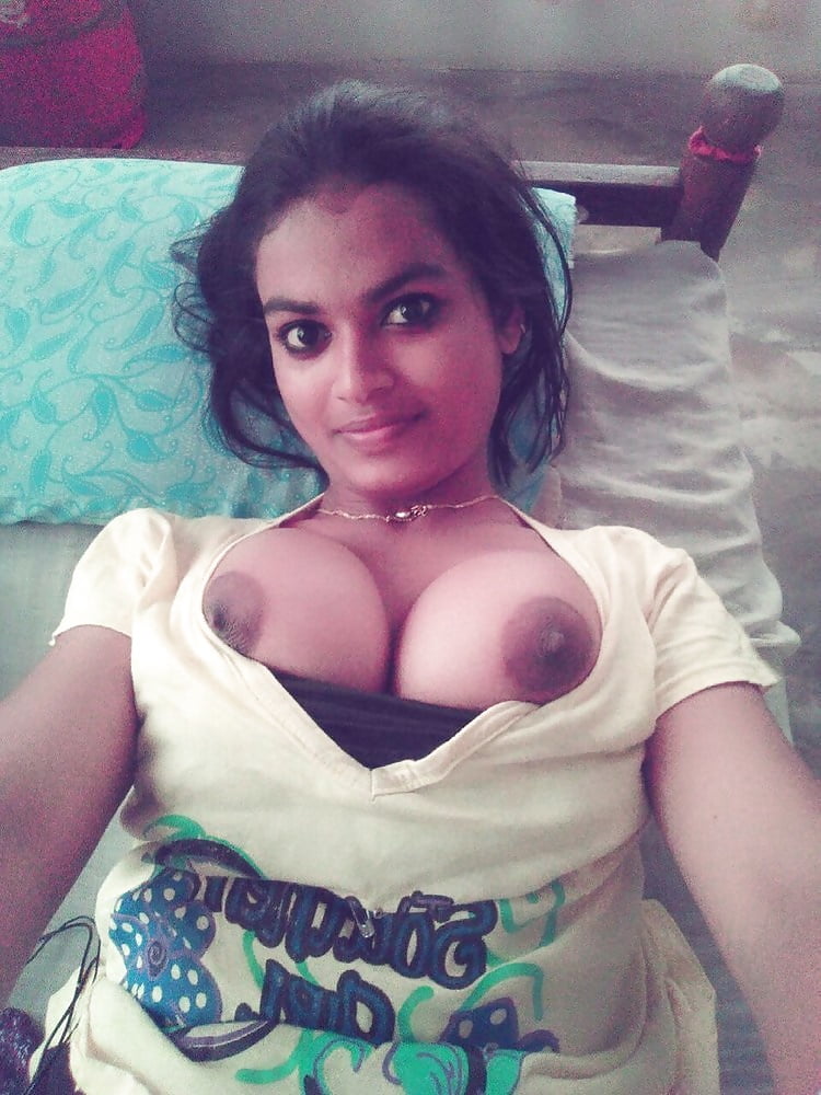 Desi teen small tits selfie pic image
