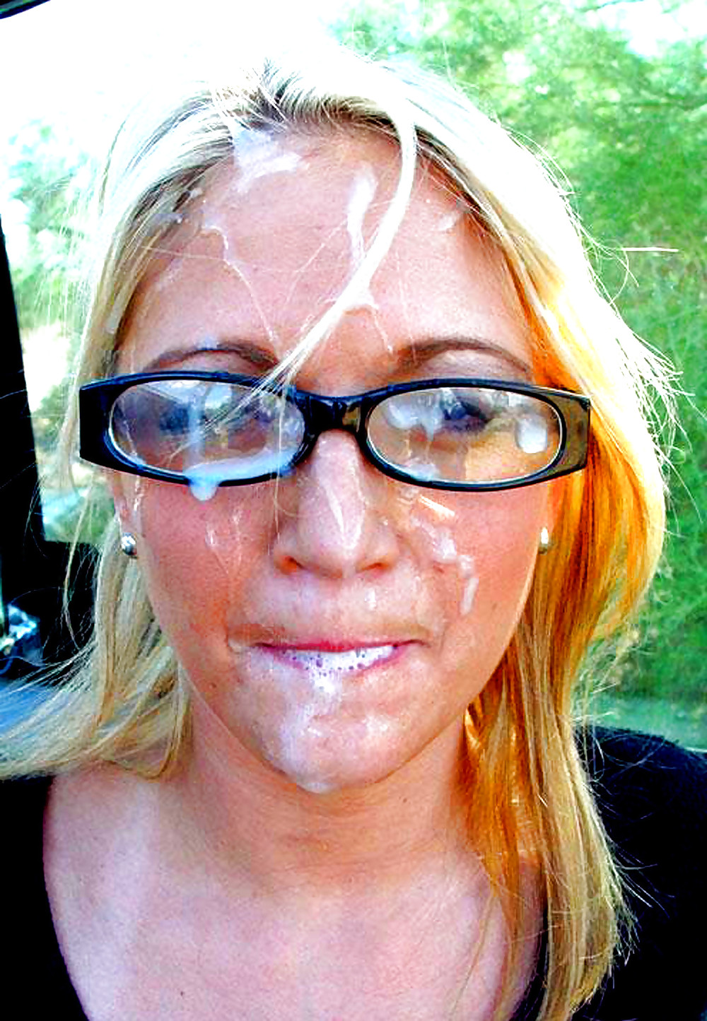 Белокурая мамаша со спермой на лице - порно фото