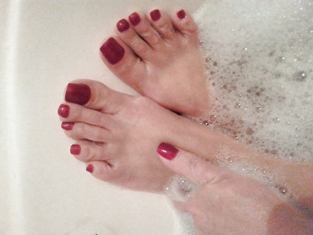 Turkish hot milf shower feet sole barefoot ayak taban banyo