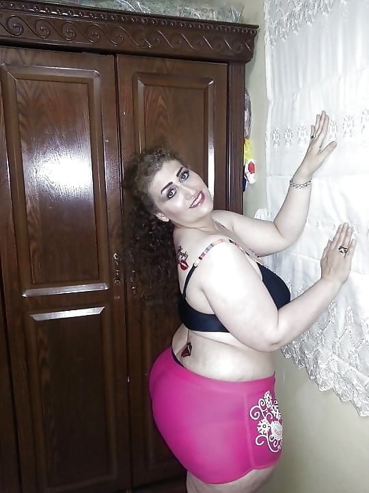 Amateur Porn of arab bbw huge ass big tits wide hips super thick part Sex Gallery