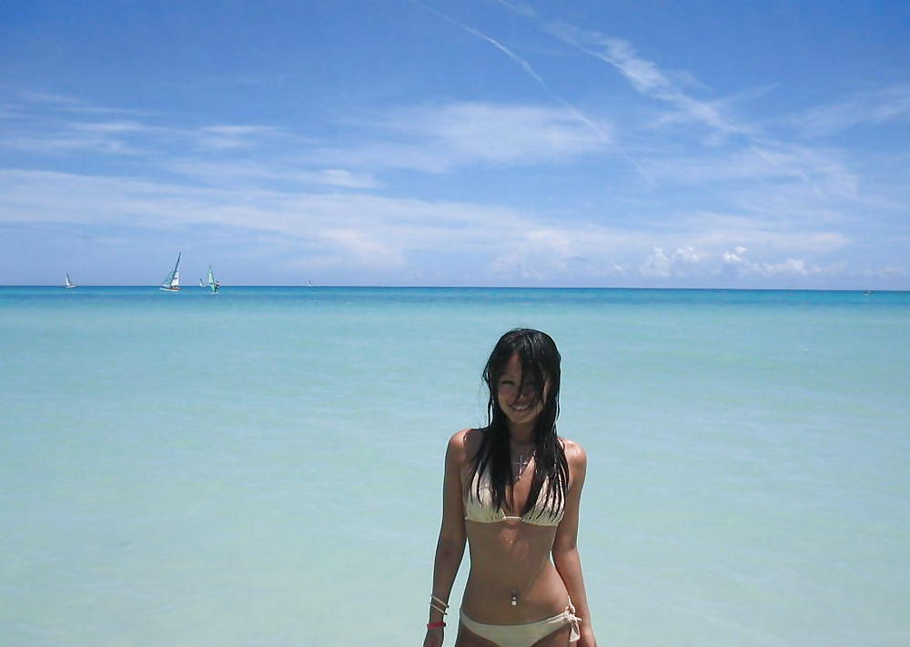 Sex Asian beauty on holiday image