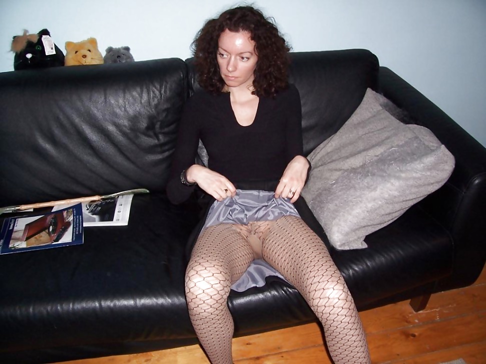 Sex Amateur mature brunette lady wearing pantyhose. image
