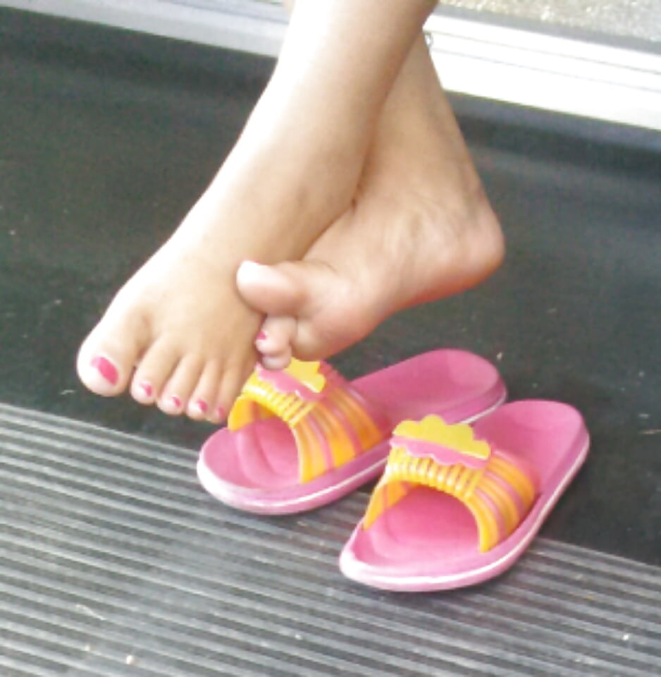 Sex Candid Asian soles image