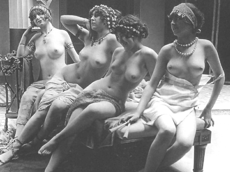 Sex Groups Of Naked Women - Vintage Edition - Vol. 2 image