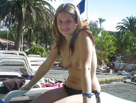 Photographing Girlfriends Tits on Holiday