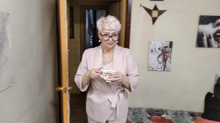 hot striptease and vegetables a fist in a mature wet cunt         