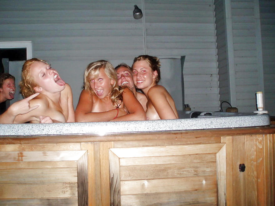 Sex Junge Teens bei einer geilen Pool Party image