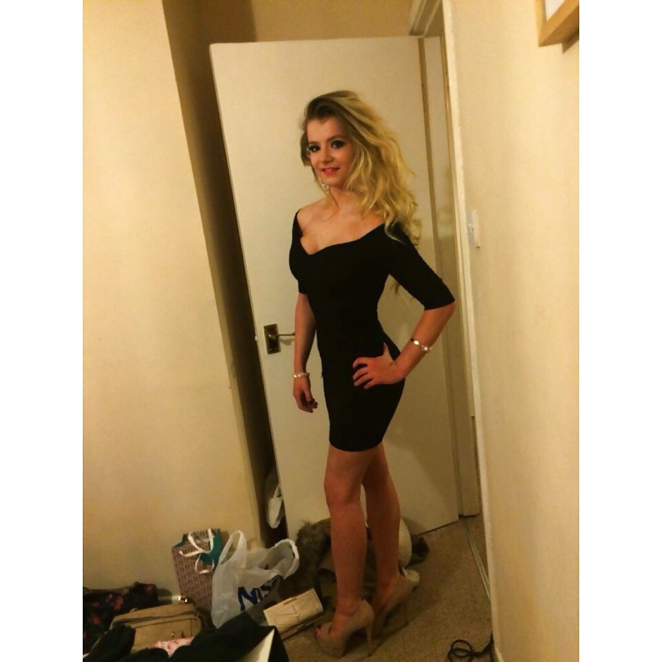 Sex Uk bimbo Ellie image