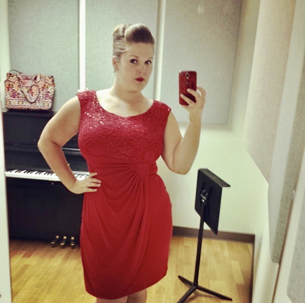 Real elementary school teacher selfies in the fitting room - 18 Photos 