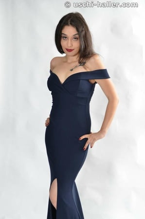 photo shooting with turkish born jasmin in an evening dress         