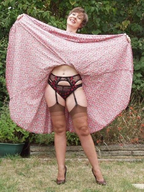 Just lift your skirts..No 4! - 31 Photos 