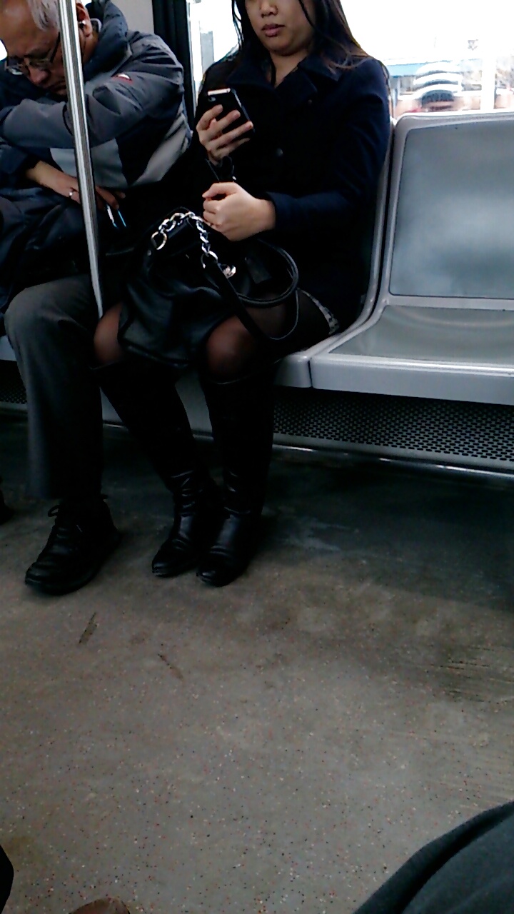 Sex Voyeur - lovely ladies of public transit image