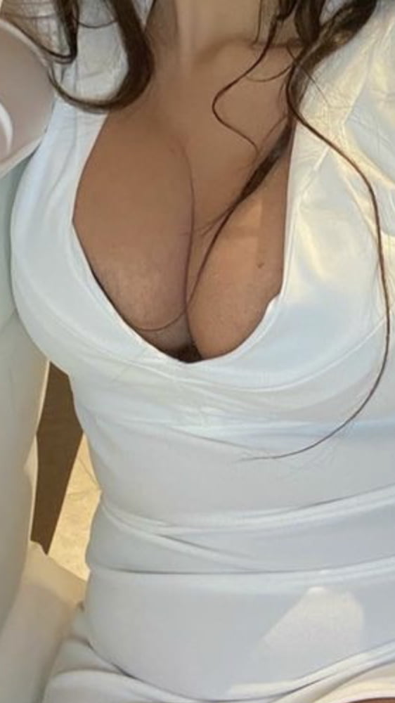 You asked to see more of my luscious lips and natural boobs - 10 Photos 