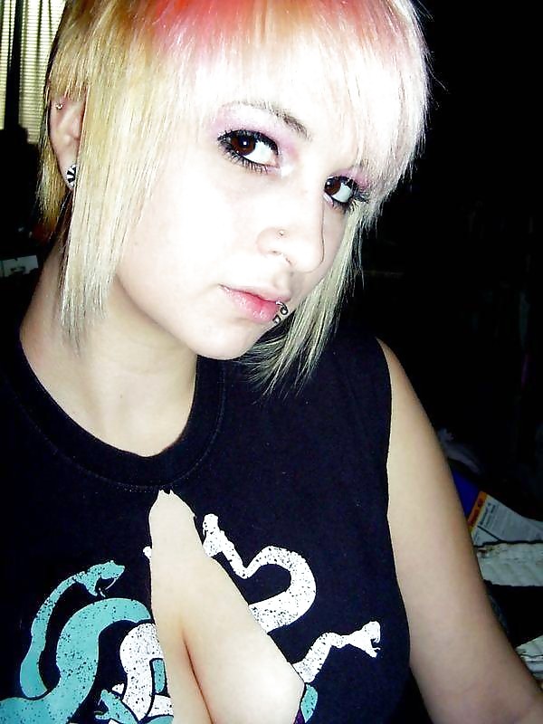 Sex Busty & Cute EMo Babe image