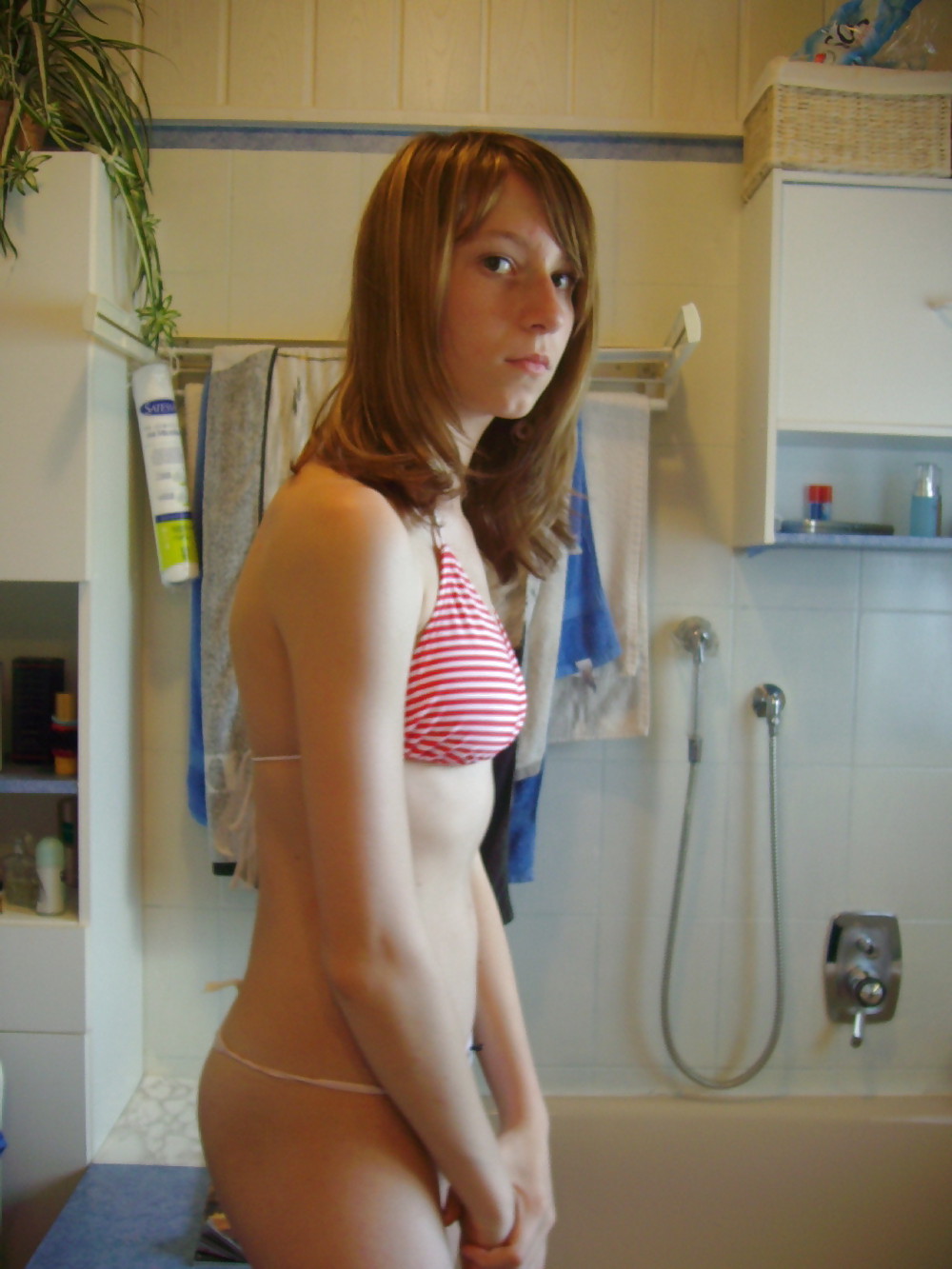 Sex Teenage girl selfshot 19 yr old (Photo set) image