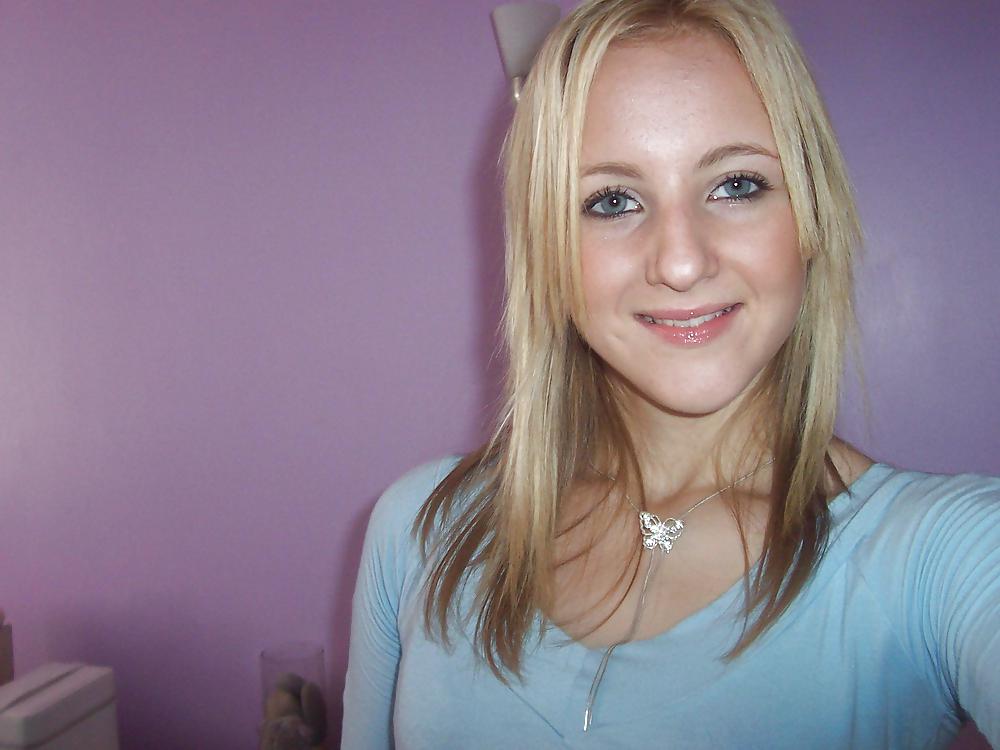 Sex Amateur Teen Blonde in Bedroom image