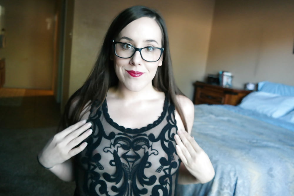 Sex Nerdy Teen Slut aka Sarjen89gw Selfies image