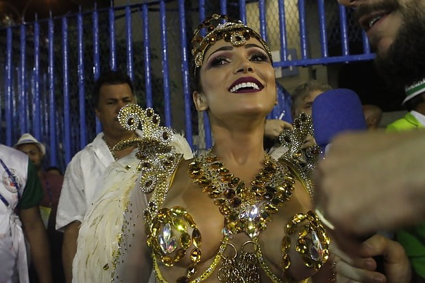 Sex Camila Gomes Em Studio e Carnaval 2016 image