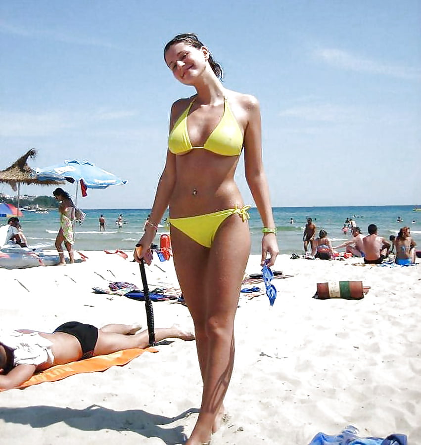 Частное фото бикини на пляже частное