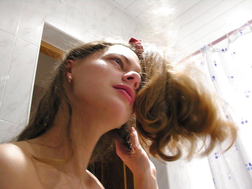 Sex CUTIE HAIRY GIRLFRIEND SHAVING image