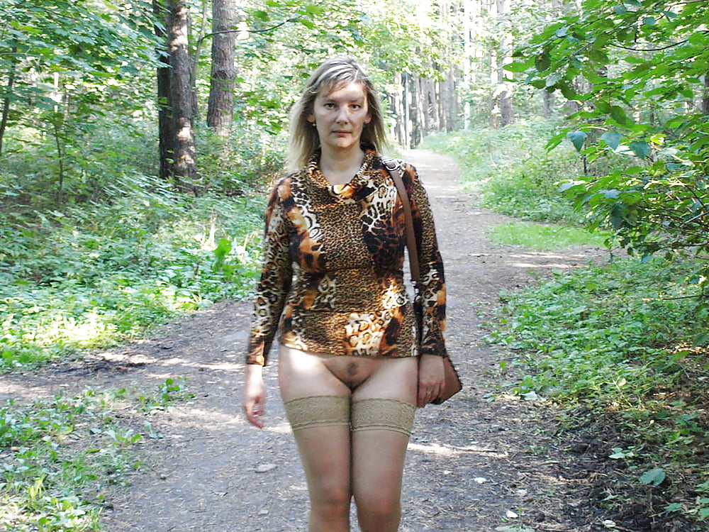 Sex Favorite Amateur Hotwives and Girlfriends - Outdoors 3 image