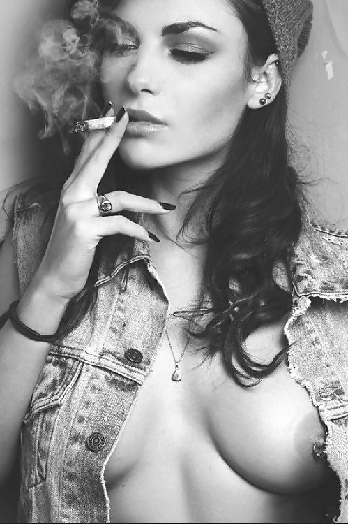 Smoking Cigarettes Erotic Images 30 Pics