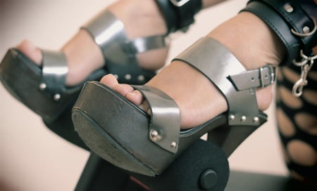 pied et chaussure a ma femme fetish feet and shoes foot wife         