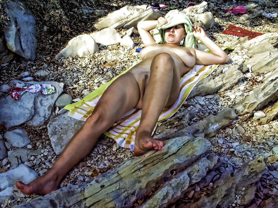 Sex Photoshop fun ( naked on the beach ) image