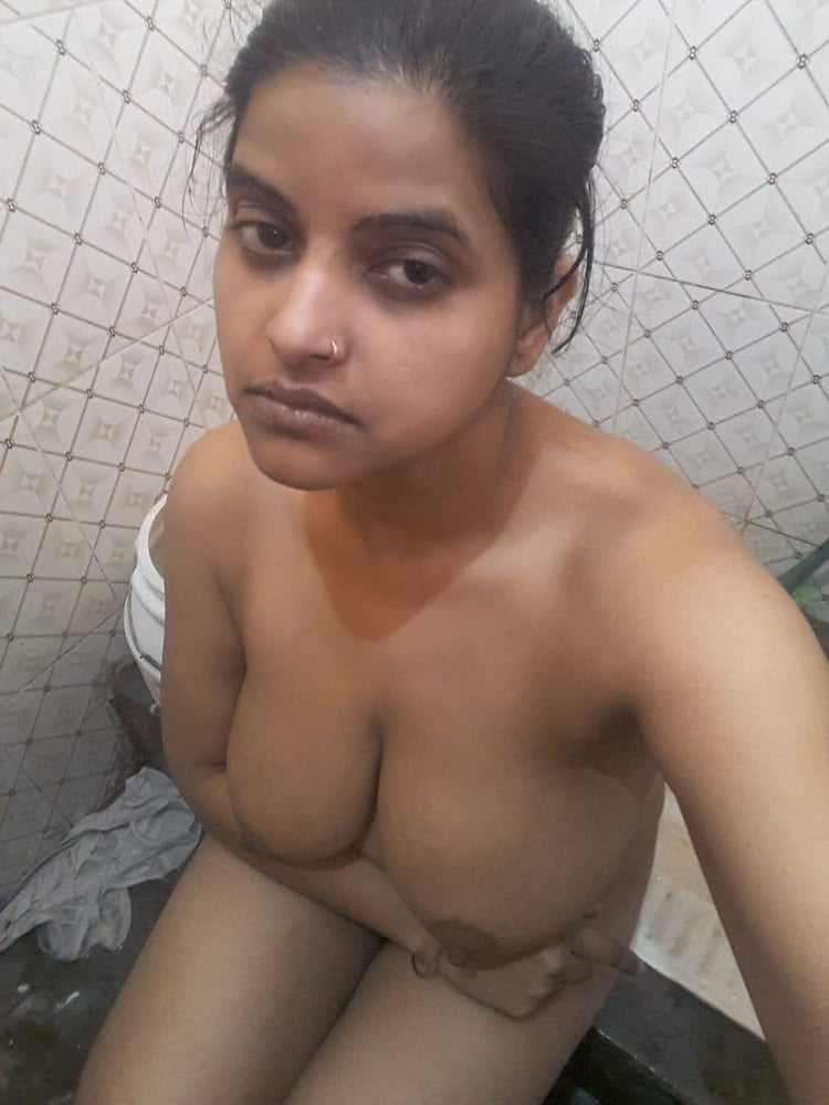 Desi Indian Bhabhi Nude Selfie 31 Pics Xhamster 