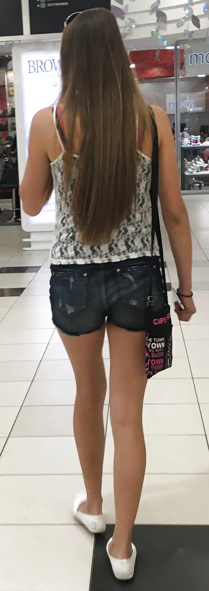 Sex One tight tanned mall teen image