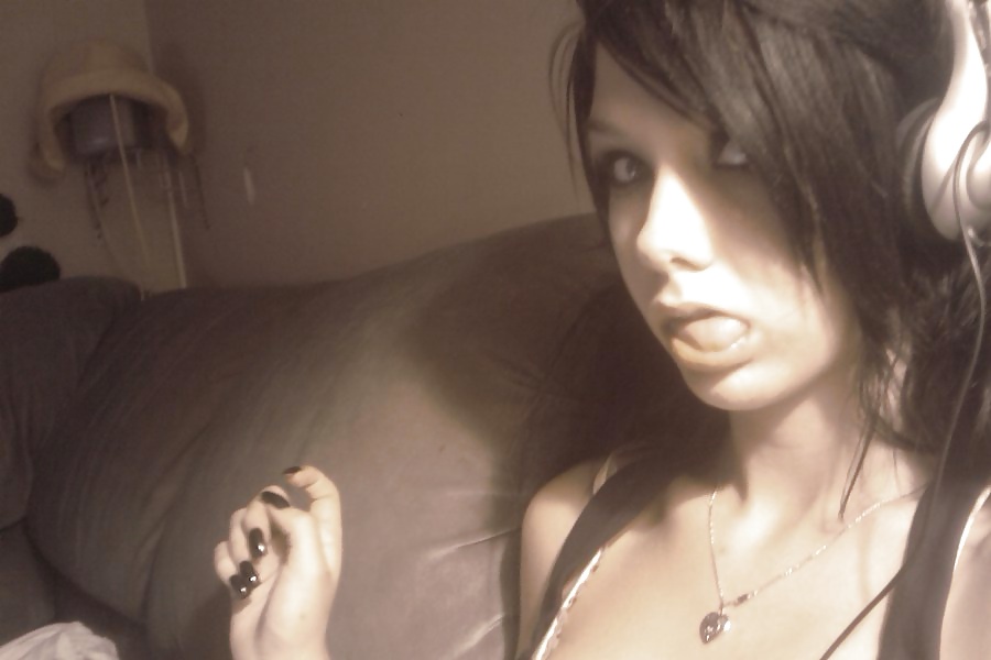 Sex EMO Queen Bailey (NonNude) image