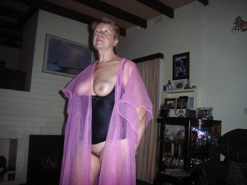 Sex les salopes ( granny with big boobs) image