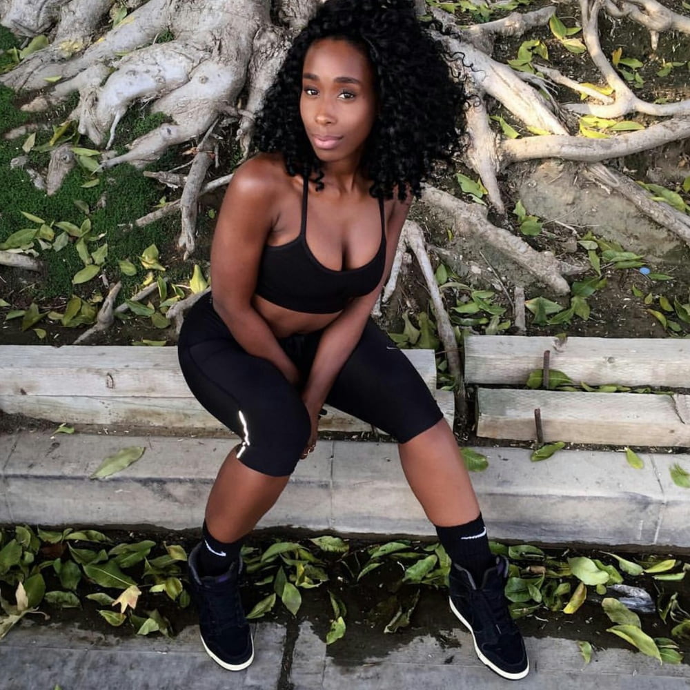 Bria Myles пухлозадая негритянка