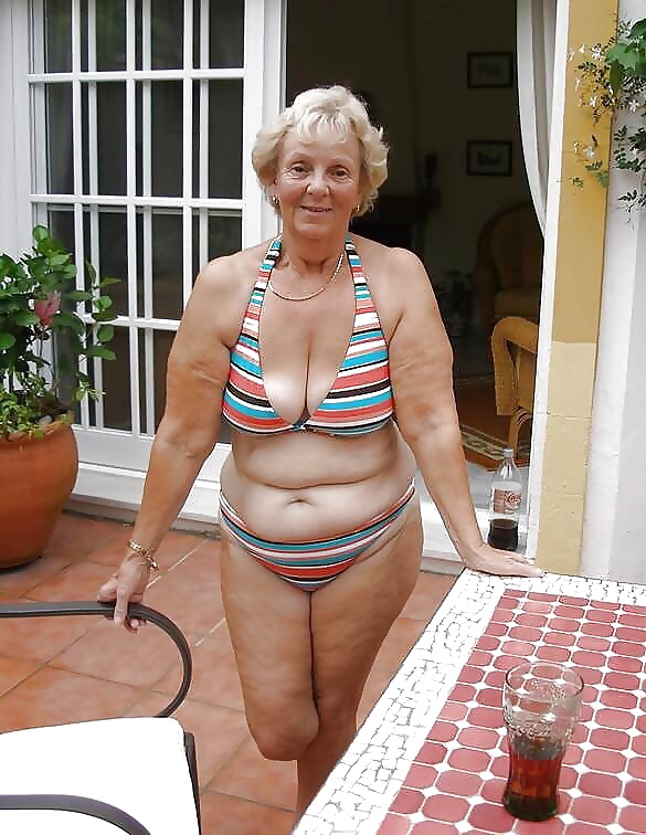 Granny bikini pics xhamster. 