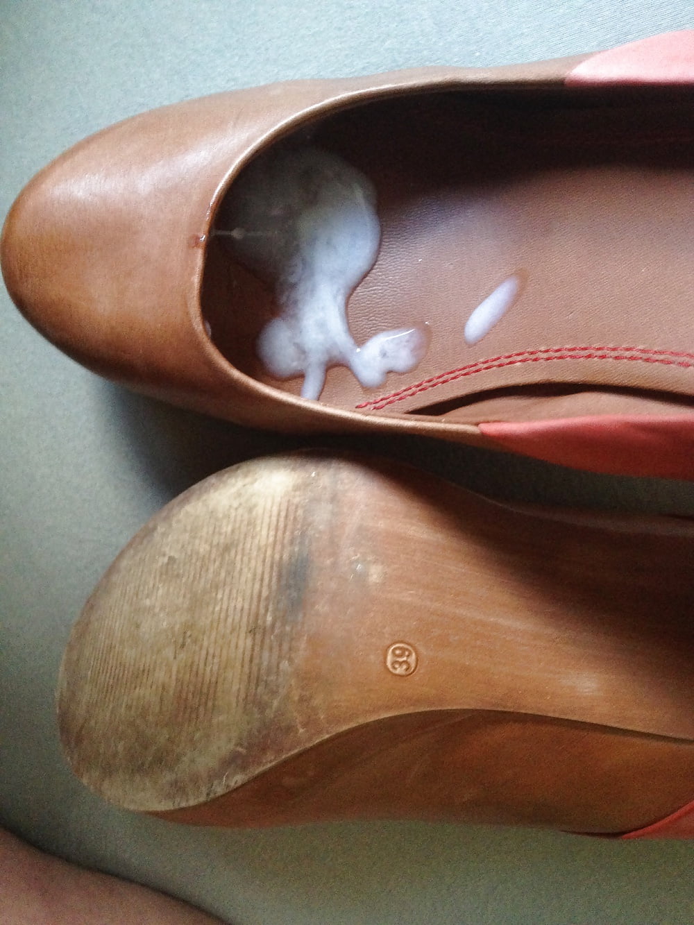 Sex Cumtribute on worn high heel pumps image