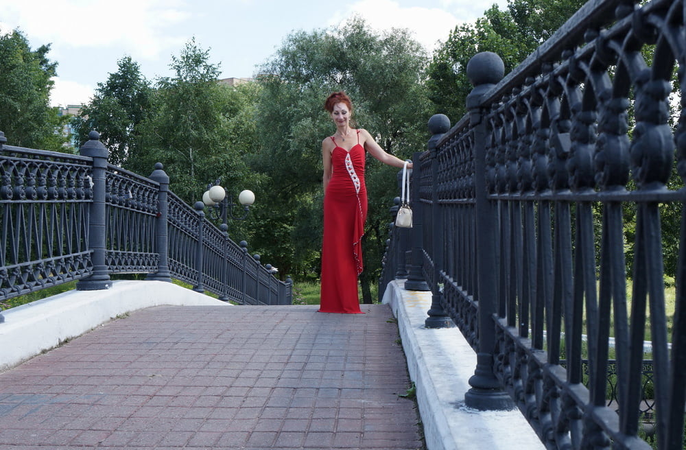 On Bride Bridge in Red Suite- 105 Pics 