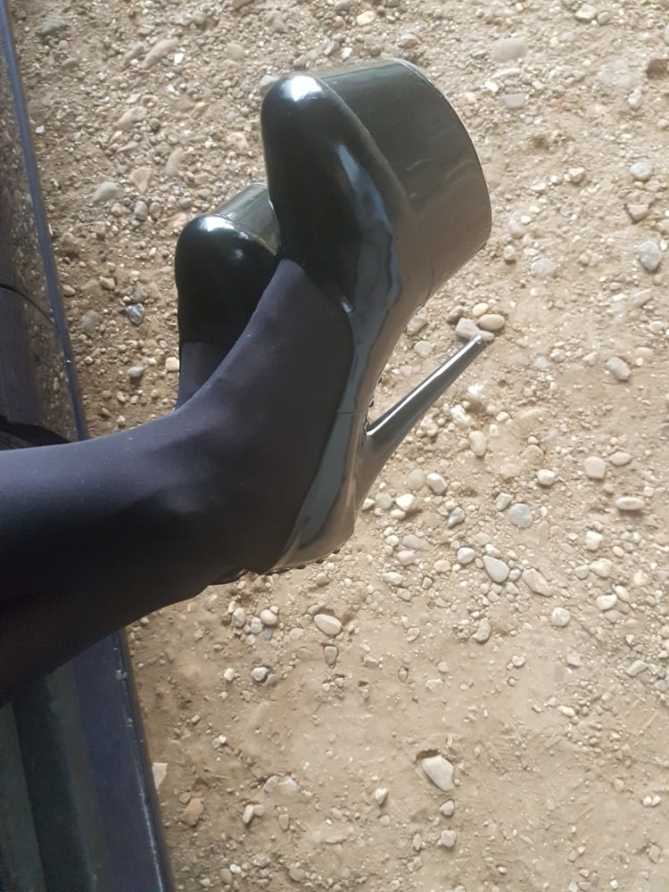 High heels- 17 Photos 