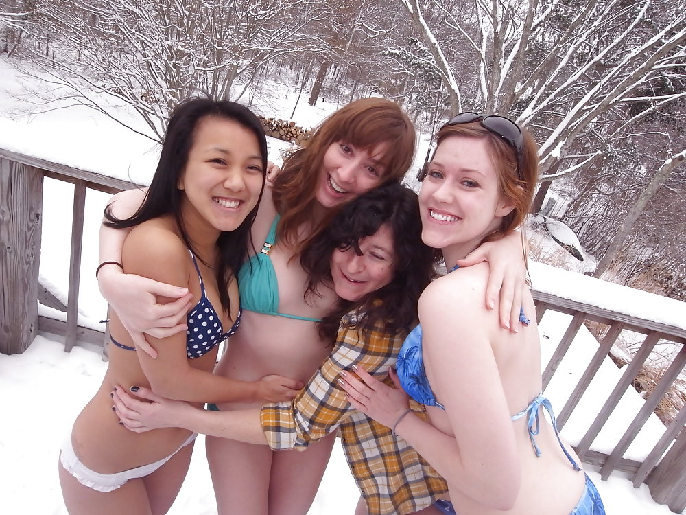 Sex Bikini Girls in the Snow image