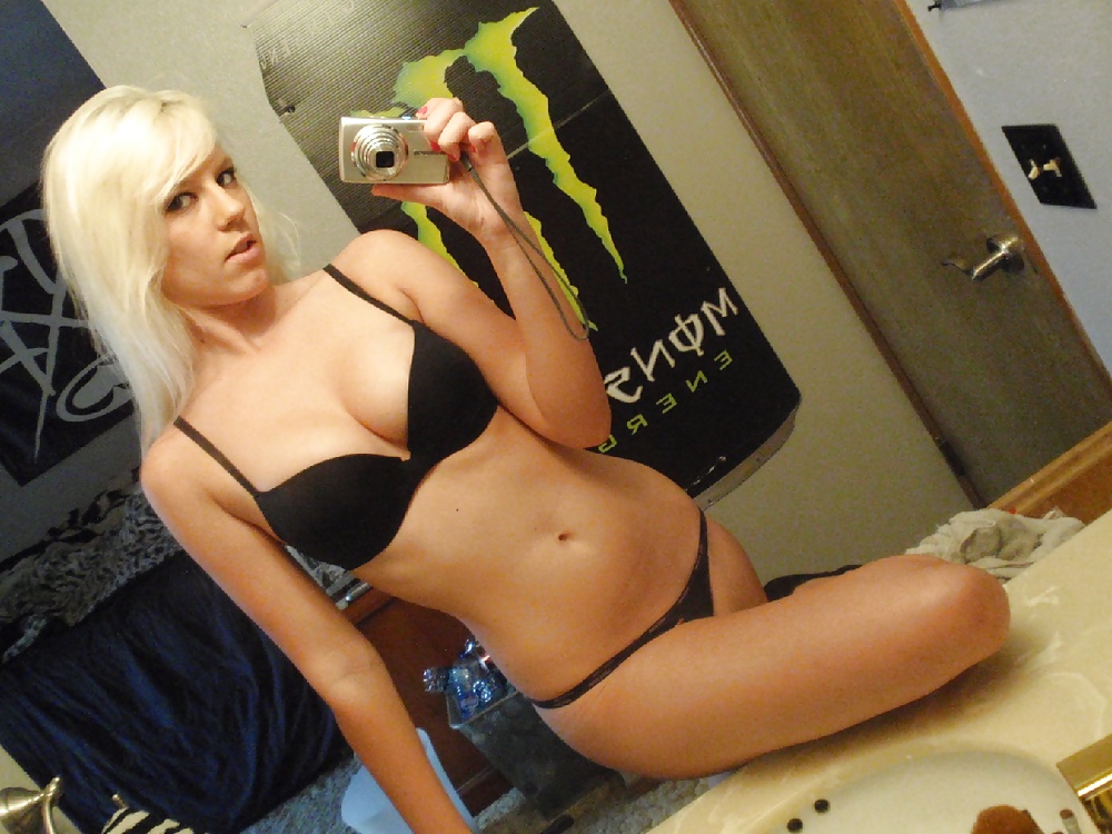 Sex Blond Bitch Teen Selfies 2 image