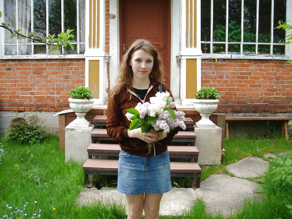 Sex Amateur Redhead  Russian Slut image
