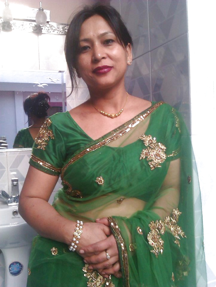 Sexy Nepali Aunty Collection 27 Pics