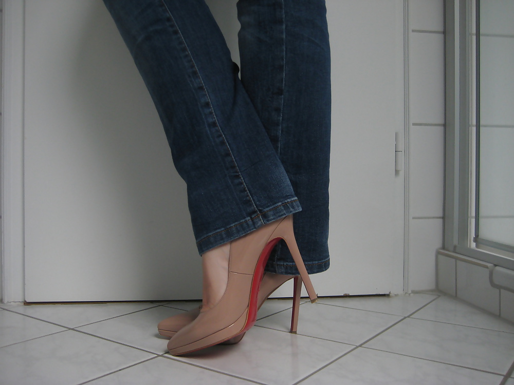 Sex Jules new High-Heels! Cum on them and post! image