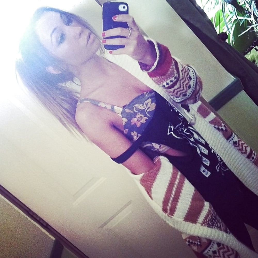 Sex American Slut Bombshell image