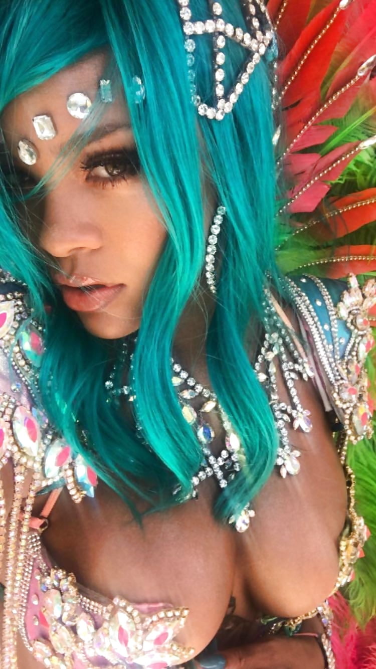 Rihanna 2017 Barbados Carnival Amazing Thick Ass And Tits 22 Pics