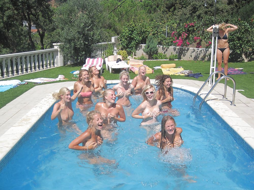 Sex Teengirls in the pool image