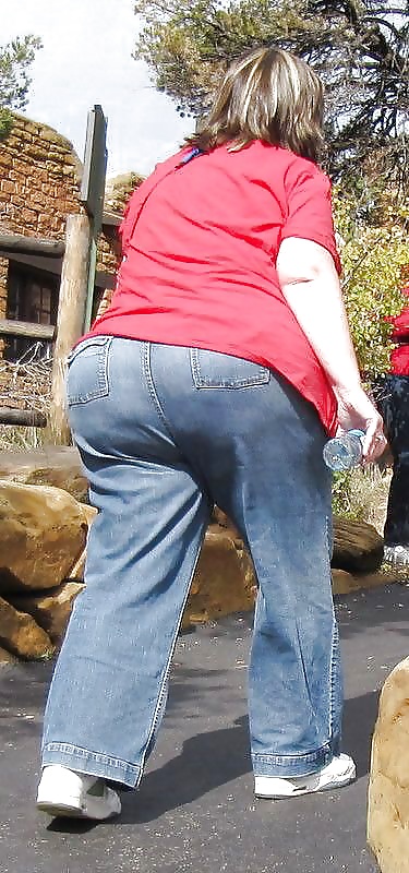 Sex Mature big asses in jeans! Amateur collection! image