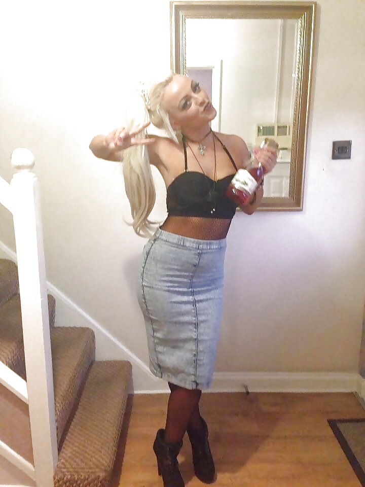 Sex Amateur Chav Sluts Teens Bimbos Blondes Brunettes Milfs image