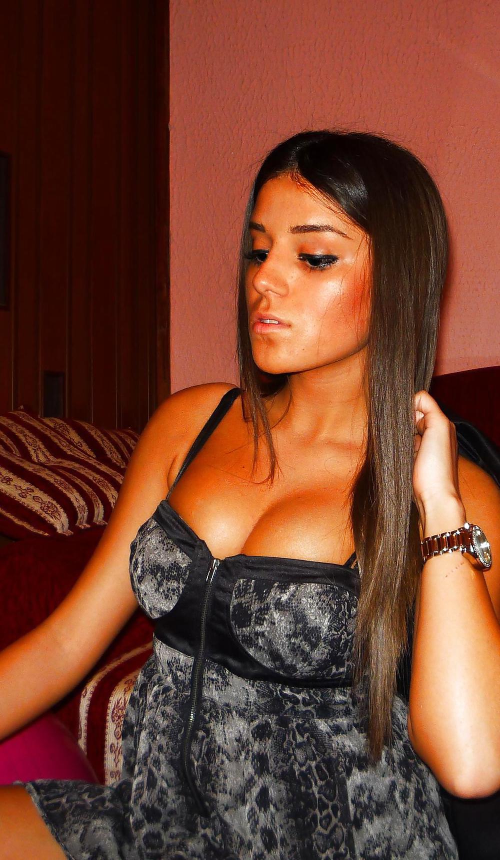 Sex Non-nude Facebook beauties image