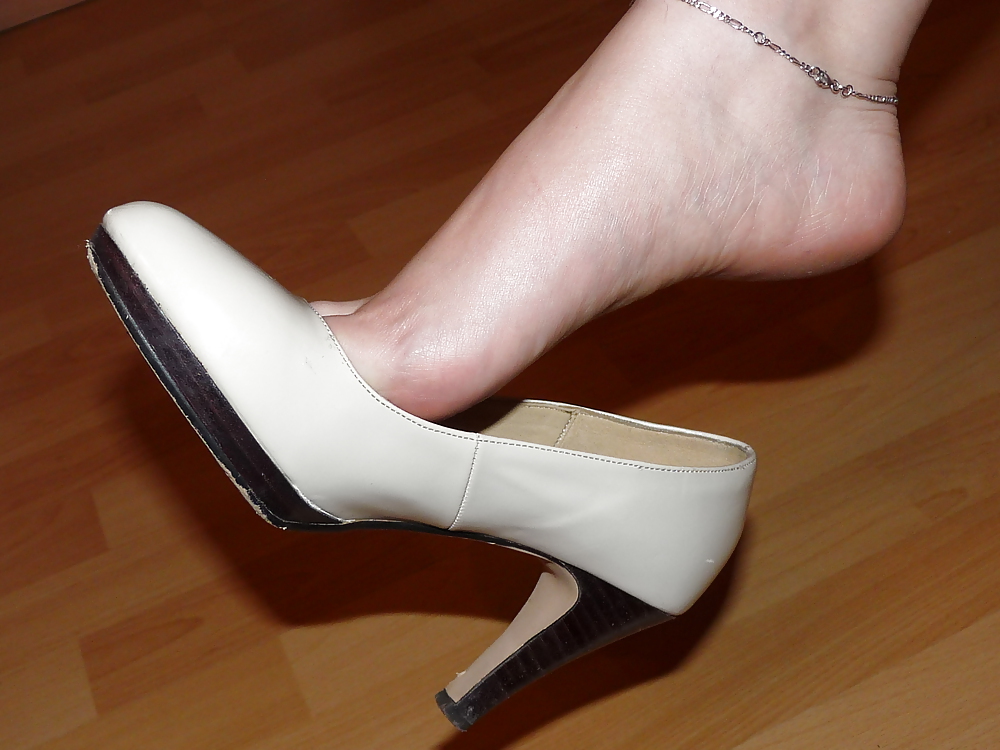 Sex wifes white patent lack heels pumps image